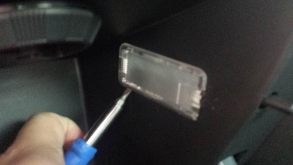 How to Change the glovebox light Peugeot RCZ Forum